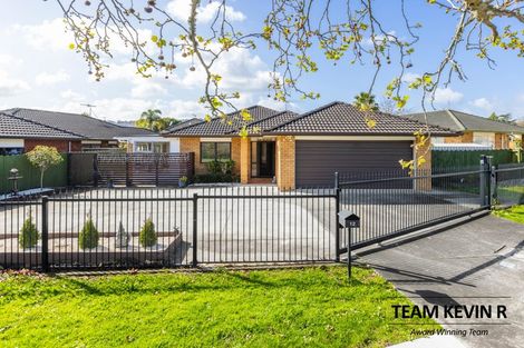 Photo of property in 12 Carisbrook Crescent, Papakura, 2110