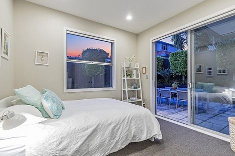 Photo of property in 2/49 Seaview Road, Castor Bay, Auckland, 0620