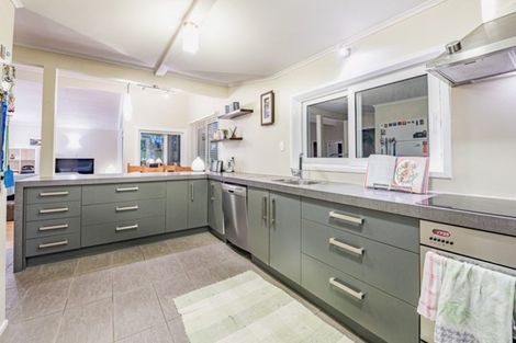 Photo of property in 2/27 Elliott Avenue, Bayview, Auckland, 0629