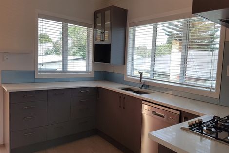 Photo of property in 4/109 Shakespeare Road, Milford, Auckland, 0620