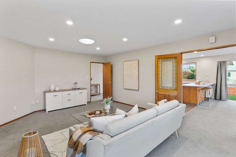 Photo of property in 5 Lowry Avenue, Redwood, Christchurch, 8051