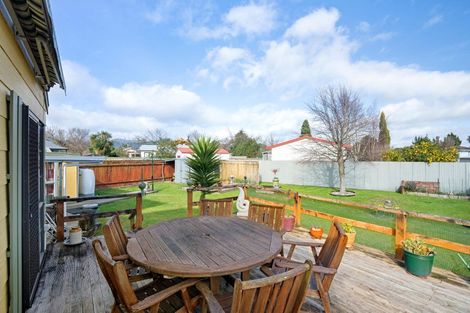 Photo of property in 10 Broadbelt Grove, Levin, 5510
