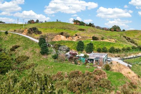 Photo of property in 63 Porter Road, Paparoa, 0571