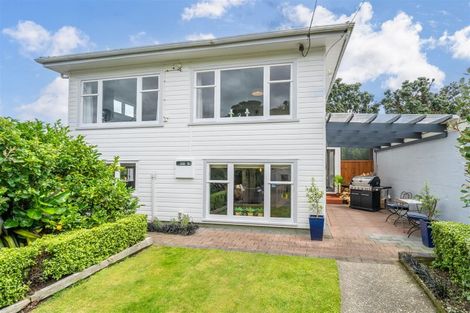 Photo of property in 26 Tuatoru Street, Eastbourne, Lower Hutt, 5013