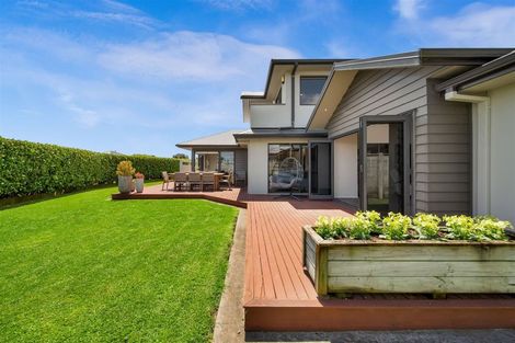 Photo of property in 9 Sampson Avenue, Waiwhakaiho, New Plymouth, 4312