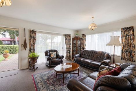 Photo of property in 126 Collins Road, Melville, Hamilton, 3206