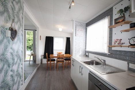 Photo of property in 3 Preston Street, Eltham, 4322