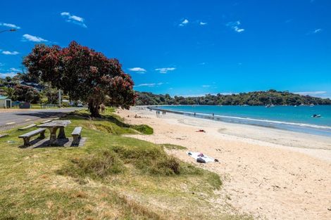 Photo of property in 16 Beach Parade, Oneroa, Waiheke Island, 1081