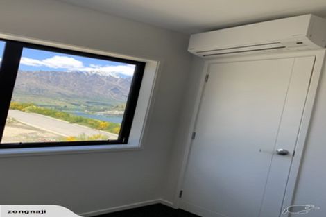 Photo of property in 4 Luckie Lane, Queenstown Hill, Queenstown, 9300