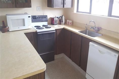 Photo of property in 5 Hillside Crescent, Westown, New Plymouth, 4310