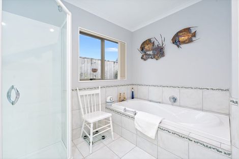 Photo of property in 1 Sandhurst Rise, Henderson, Auckland, 0612