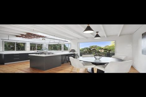 Photo of property in 8 Arapito Road, Titirangi, Auckland, 0604