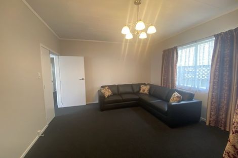 Photo of property in 28 Cambria Street, Hawera, 4610