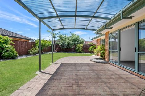 Photo of property in 33 Sandwick Drive, Weymouth, Auckland, 2103