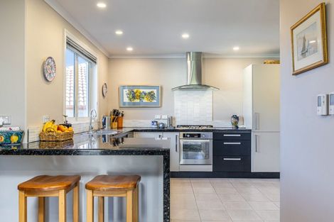 Photo of property in 10 Glentui Place, Waikawa, Picton, 7220