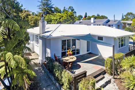 Photo of property in 35 Awanui Street, Merrilands, New Plymouth, 4312