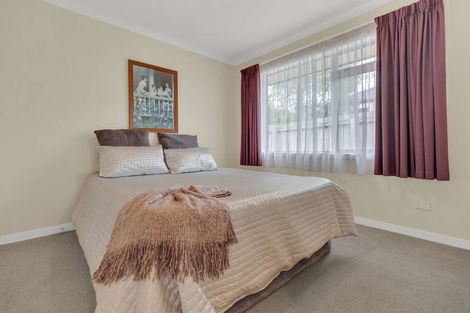 Photo of property in 82 Rototuna Road, Rototuna, Hamilton, 3210