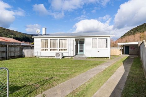 Photo of property in 9 Orewa Grove, Wainuiomata, Lower Hutt, 5014