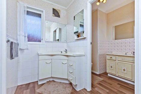 Photo of property in 54 Manuka Road, Glenfield, Auckland, 0629