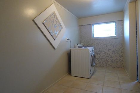 Photo of property in 2a Korotaha Terrace, Rothesay Bay, Auckland, 0630