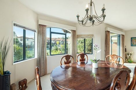 Photo of property in 22/8 Tobago Place, Sunnynook, Auckland, 0620
