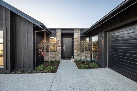 Photo of property in 25 Hackett Road, Jacks Point, Queenstown, 9371