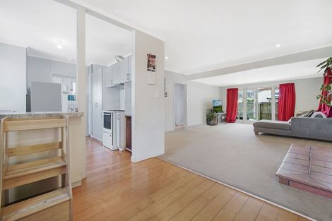 Photo of property in 35 Woodside Road, Massey, Auckland, 0614