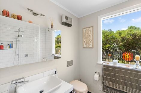 Photo of property in 160 Wellington Road, Paekakariki, 5034