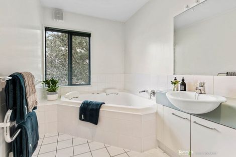 Photo of property in 10 Shalimar Crescent, Khandallah, Wellington, 6035