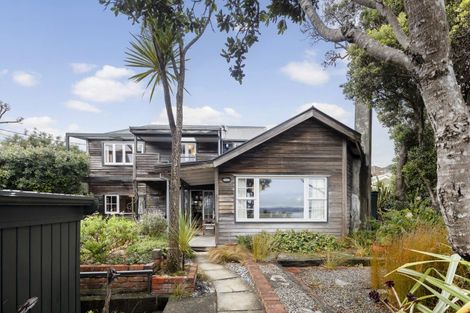 Photo of property in 157 Marine Parade, Eastbourne, Lower Hutt, 5013