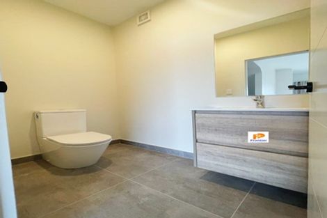 Photo of property in 44 William Souter Street, Forrest Hill, Auckland, 0620