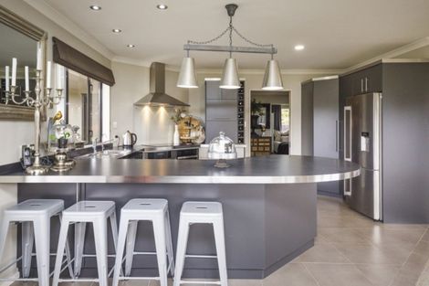 Photo of property in 15 Dobsons Lane, Kelvin Grove, Palmerston North, 4470