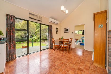 Photo of property in 21 Elmslie Road, Pinehaven, Upper Hutt, 5019