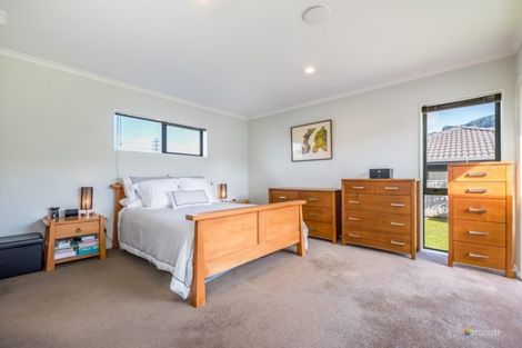 Photo of property in 63 Percy Kinsman Crescent, Riverstone Terraces, Upper Hutt, 5018