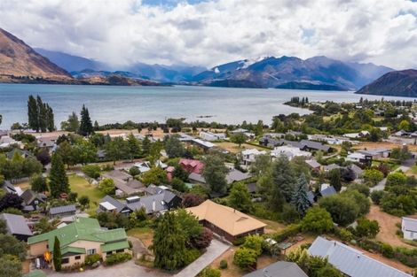 Photo of property in 144 Beacon Point Road, Wanaka, 9305