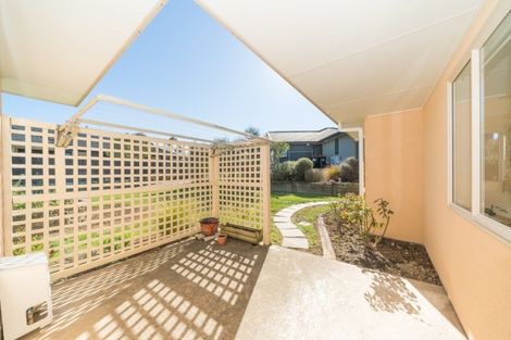 Photo of property in 8 Shakespeare Way, Kelvin Grove, Palmerston North, 4414