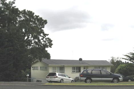 Photo of property in 2/294 Sunset Road, Windsor Park, Auckland, 0632