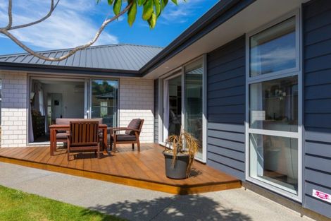 Photo of property in 3 Garrett Drive, Whalers Gate, New Plymouth, 4310