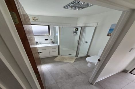 Photo of property in 37a Huka Road, Birkenhead, Auckland, 0626