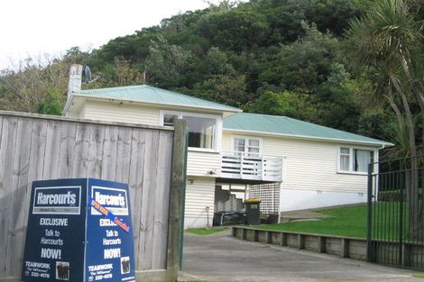Photo of property in 94 Chester Road, Tawa, Wellington, 5028