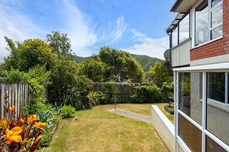Photo of property in 5 Moana View Road, Waikawa, Picton, 7220