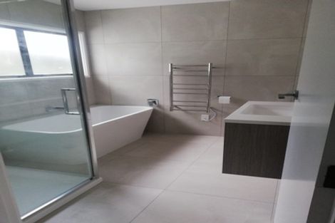 Photo of property in 2/5 Aries Place, Shelly Park, Auckland, 2014