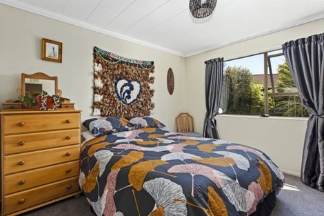 Photo of property in 32 Seymour Grove, Kingsley Heights, Upper Hutt, 5018