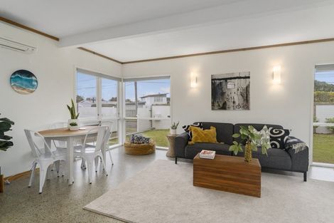 Photo of property in 34 Gray Avenue, Paraparaumu Beach, Paraparaumu, 5032