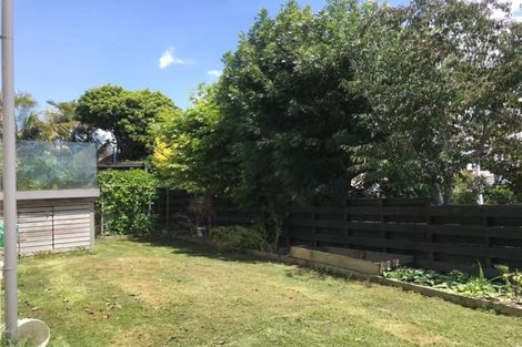 Photo of property in 1/14 Rothesay Bay Road, Rothesay Bay, Auckland, 0630