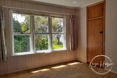 Photo of property in 12 Piccadilly Street, Pahi, Paparoa, 0571