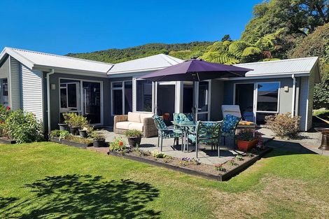 Photo of property in 4 L A Place, Greymouth, 7805