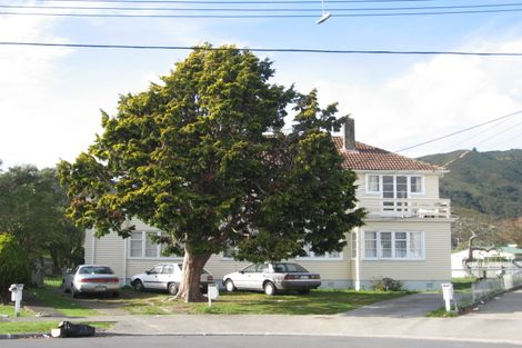 Photo of property in 4 Bertram Grove, Naenae, Lower Hutt, 5011