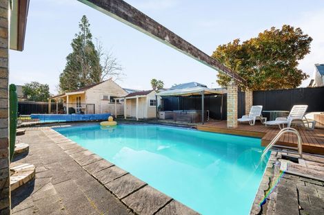 Photo of property in 28 Braid Road, St Andrews, Hamilton, 3200