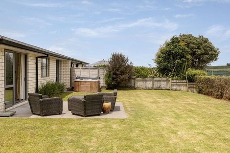 Photo of property in Waterview Estate, 8/4 Greystone Place, Omokoroa, 3114